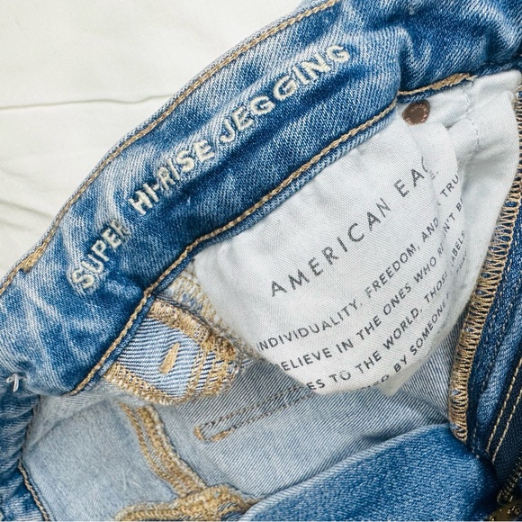 American Eagle Outfitters Light Blue High-Rise Jegging - Picture 5 of 9